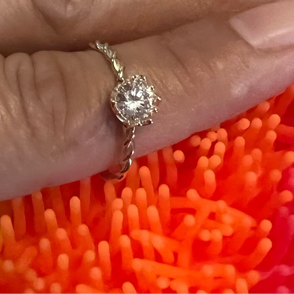 new - Picture 2 of 5